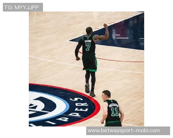 杰伦布朗首节狂砍16分全场19中13砍下32分引领球队胜利